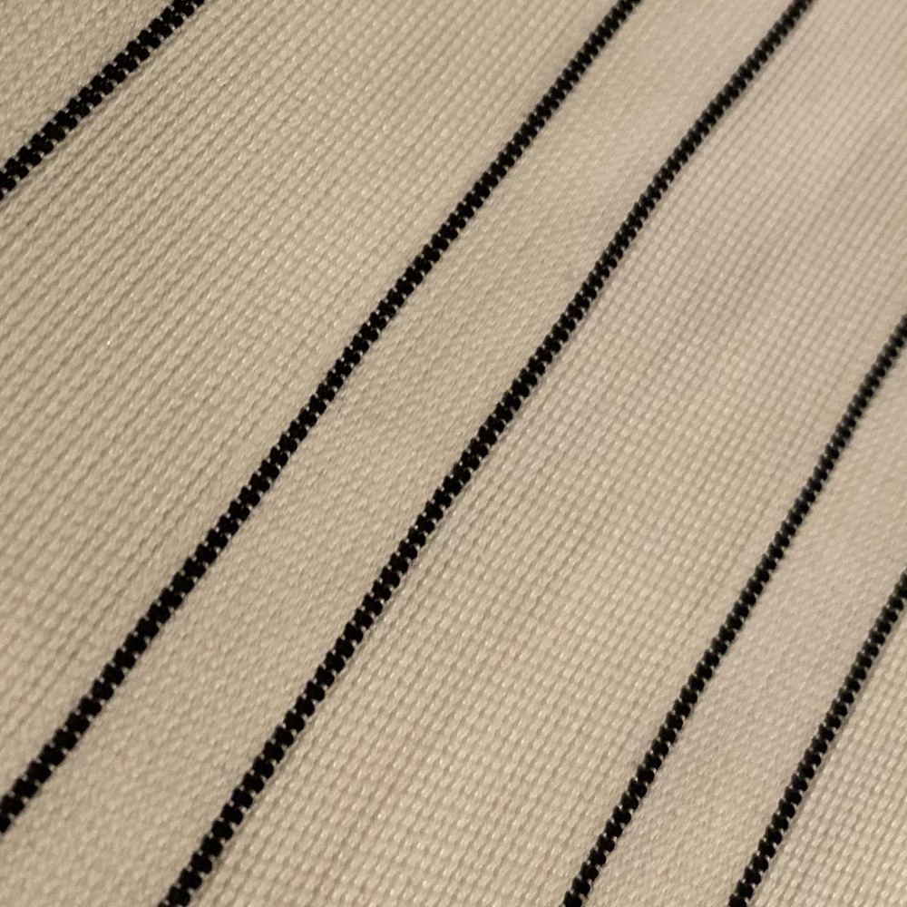 WHITE HOUSE BLACK MARKET | BLACK & WHITE STRIPED SHORTS SZ 6 - Picture 10 of 11